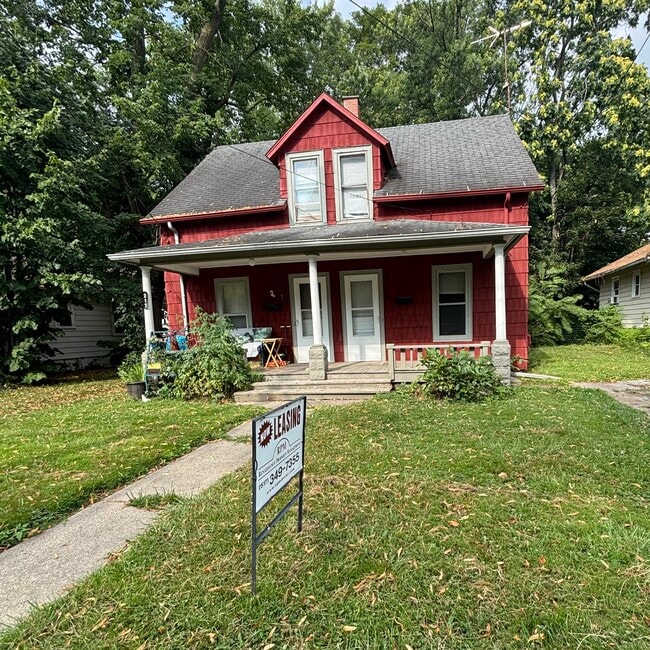 Building Photo - 219 N Magnolia Ave