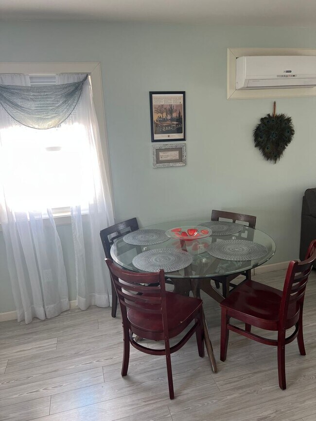 Foto del edificio - Bight and airy FURNISHED 1 bedroom apartment