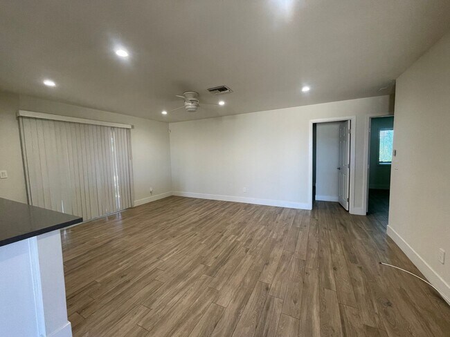 Foto del edificio - Modern and Move In Ready