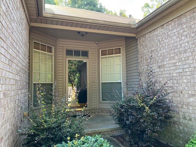 Building Photo - 12900 Westglen Dr