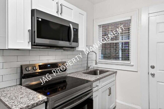 Building Photo - 2512 Park St