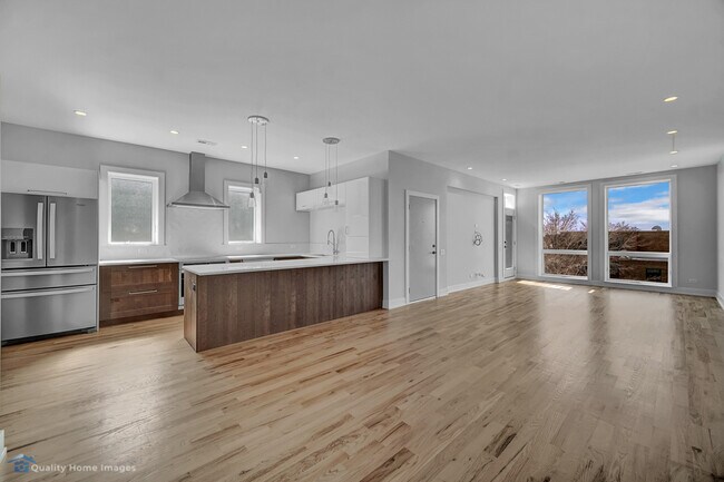 Foto del edificio - 2851 N Clybourn Ave