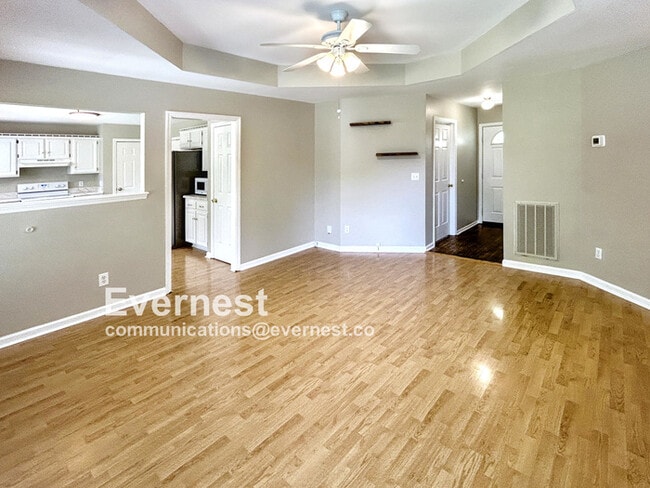 Building Photo - 902 Wildrose Ct