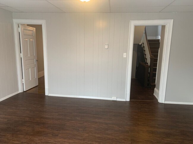 Foto del edificio - Spacious 3 bedroom 1.5 bath-York City SD
