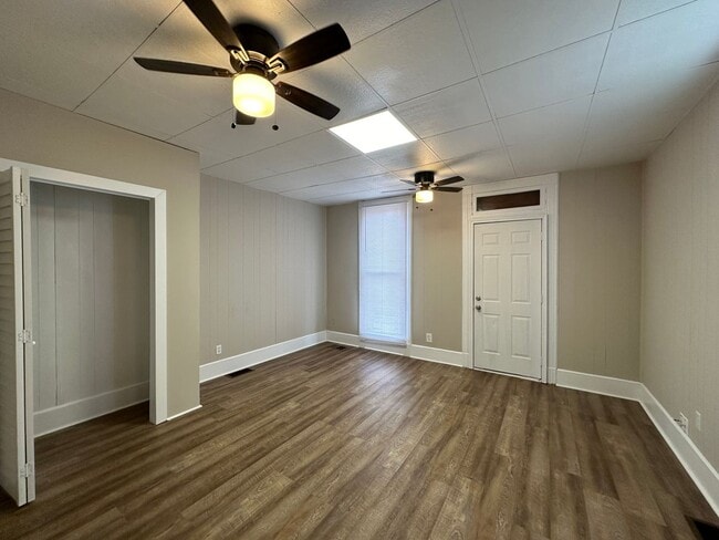 Building Photo - Recently Renovated 3BR/1BA Home in New Albany!