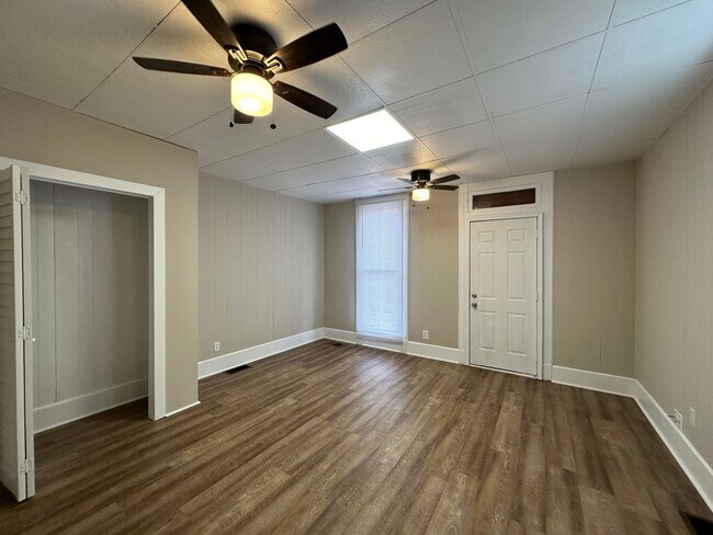 Foto del edificio - Recently Renovated 3BR/1BA Home in New Albany!