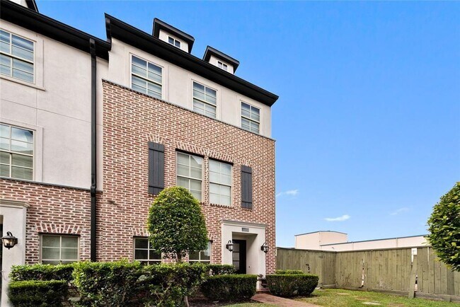 Foto del edificio - 2057 Fannin Station N