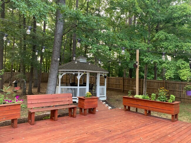 Foto del edificio - 4801 Buttonbush Dr