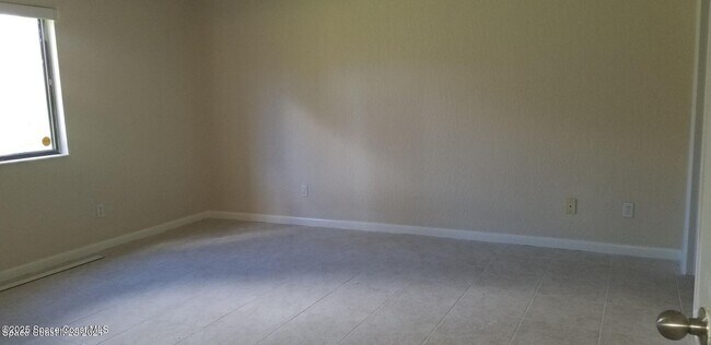 Foto del edificio - 2190 Forest Knoll Dr NE