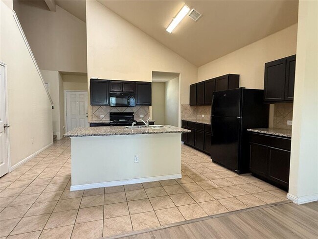 Building Photo - 11112 Dawes Pl