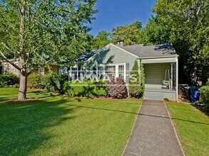 Building Photo - 712 47th Way S