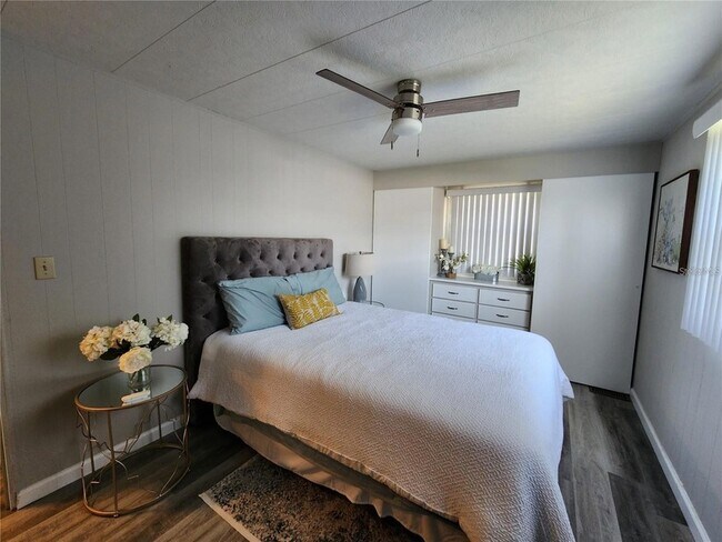 Foto del edificio - 111 49th Ave W