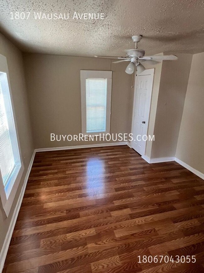 Building Photo - RENT is $895+ Pay $0 deposit at Move-In (S...