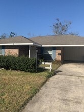 Building Photo - 2104 Cherie Dr