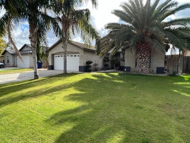 Foto del edificio - Southwest Bakersfield 4 Bedroom Home
