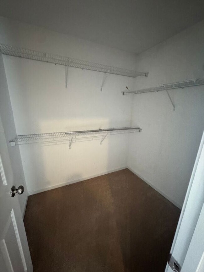 Foto del edificio - 3 bedroom townhome available for immediate move in!