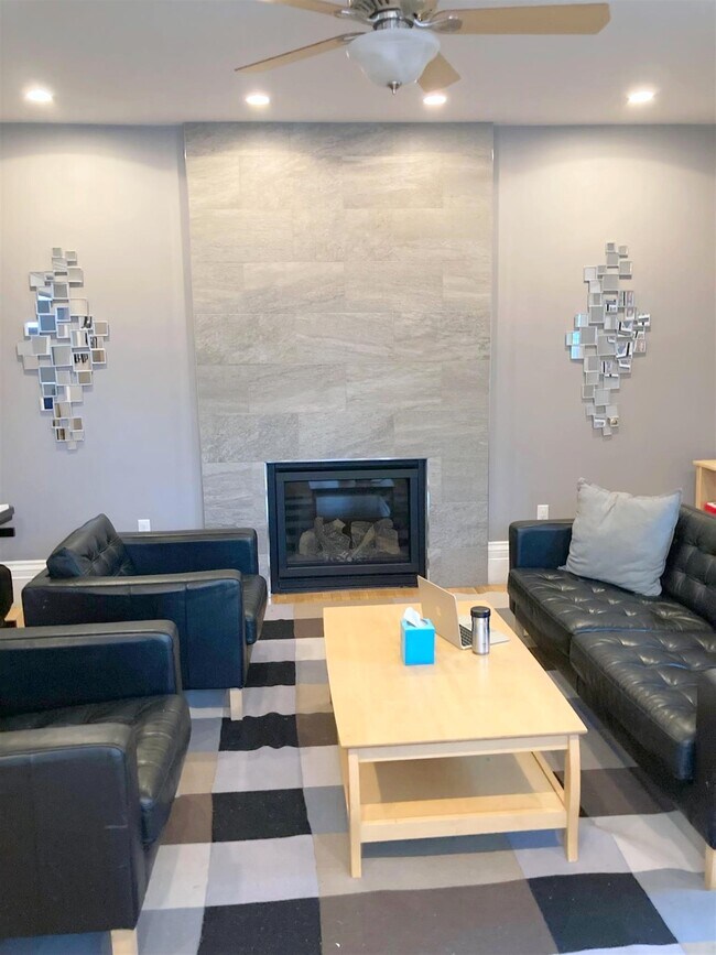 Building Photo - 315 Windsor St