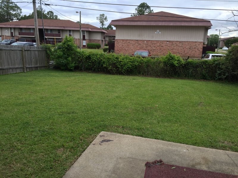 Foto principal - 13 W Elmwood Dr