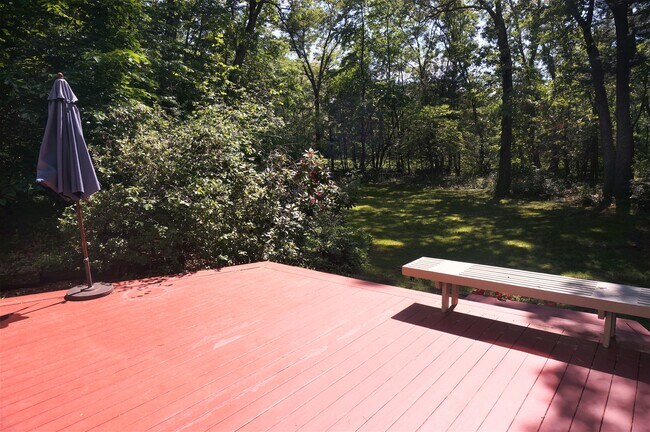 Foto del edificio - 18 Pequot Rd