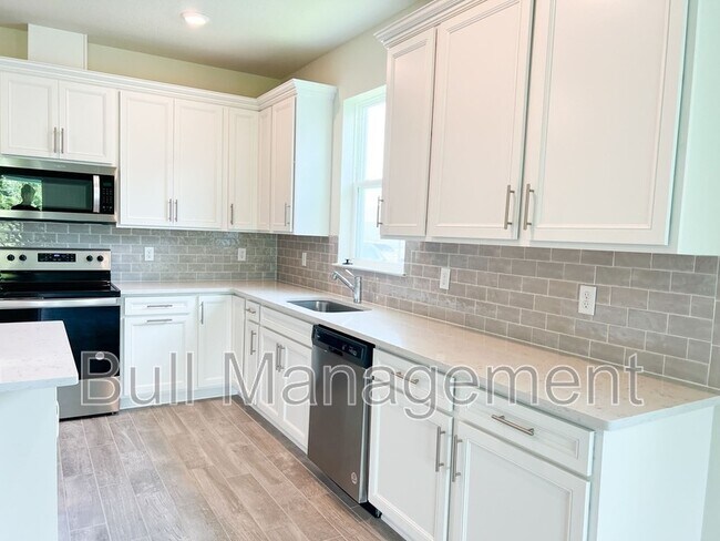 Foto del edificio - 2144 Live Oak Lake Rd