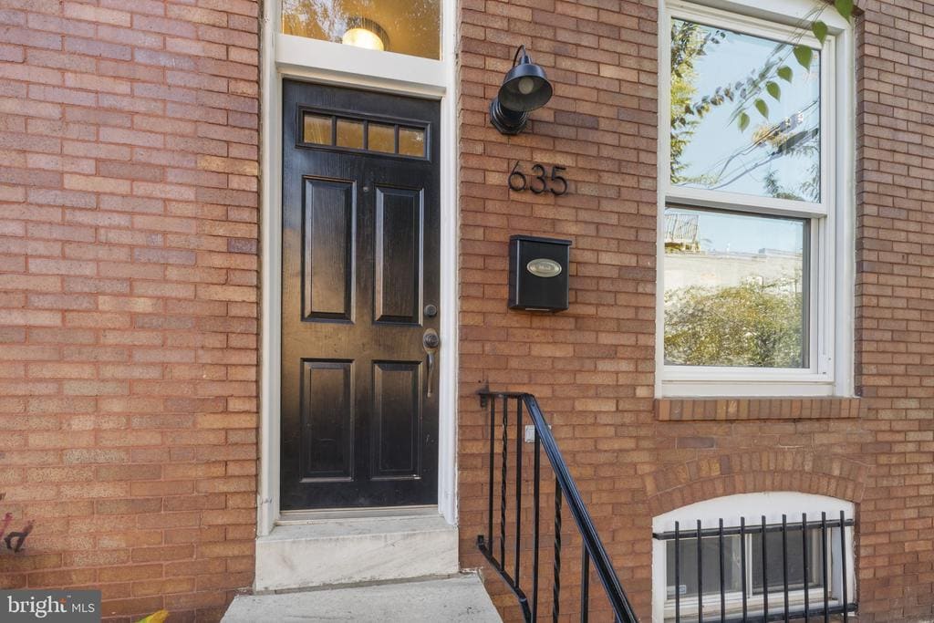 Primary Photo - 635 Fagley St