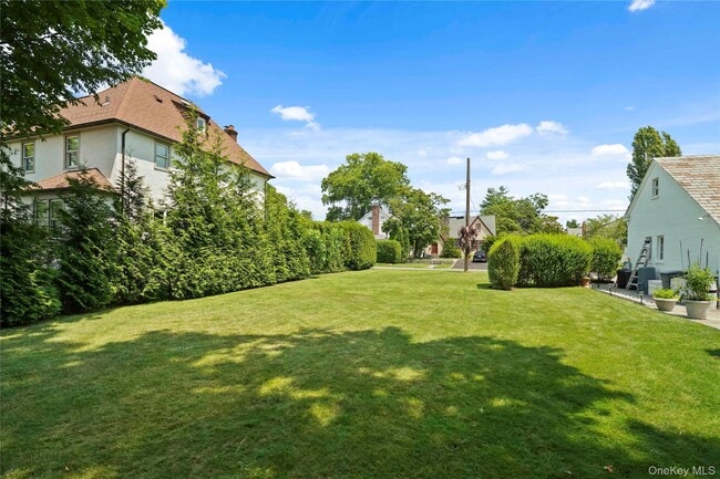 Building Photo - 30 Summit St