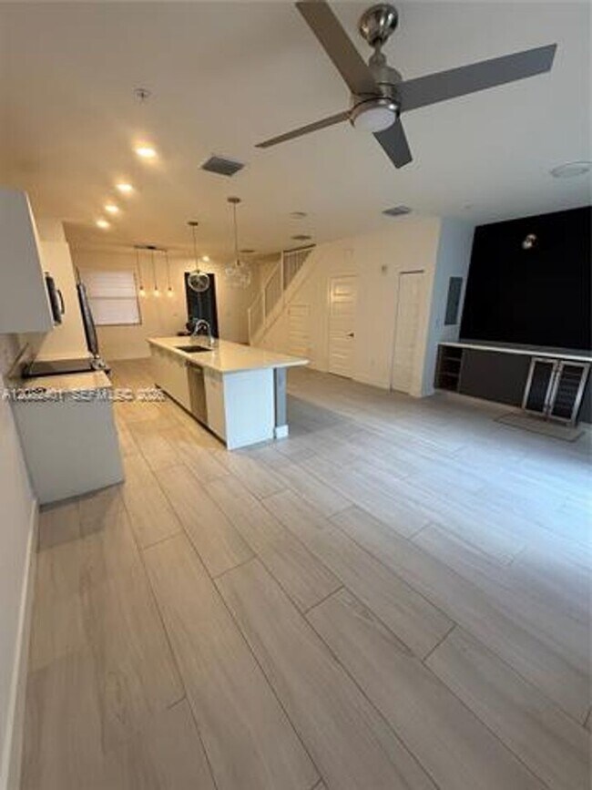 Foto del edificio - 10407 NW 82nd St