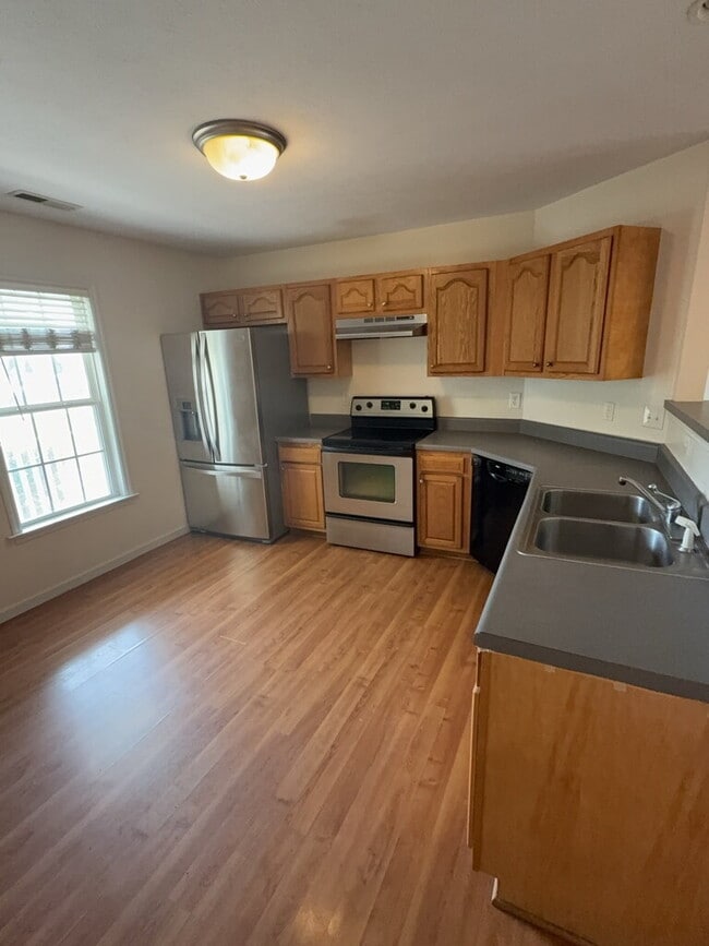 Building Photo - Charming 4 Bedroom, 2 Bath Home -303  Nina...