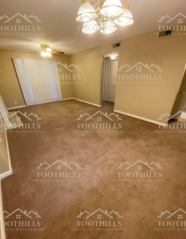 Foto del edificio - 2 bedroom, 2 bathroom condominium unit nea...