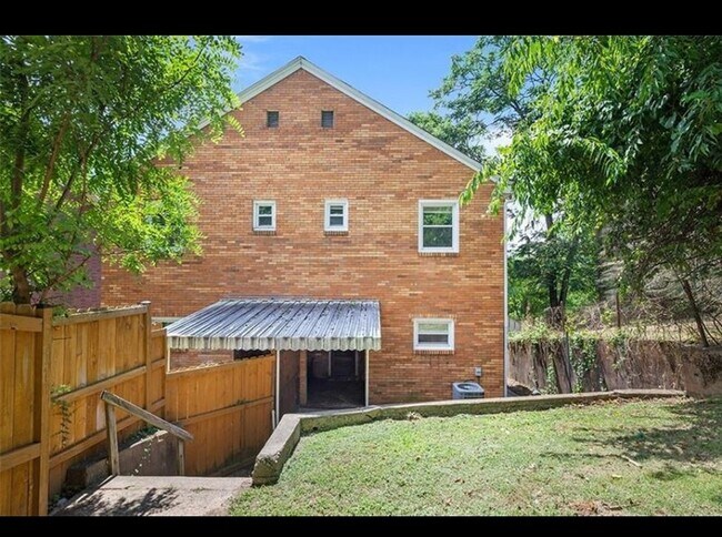 Back of house - 1434 Reuben St