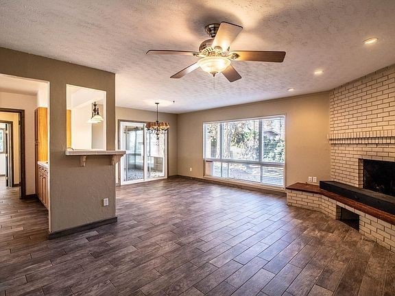 Foto del edificio - 1304 N Mesa Verde Ave