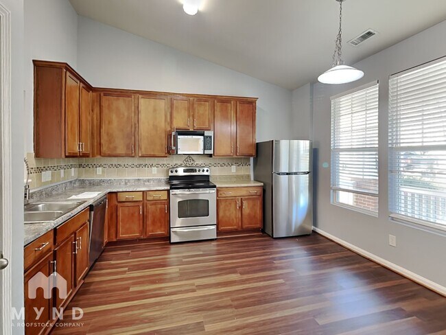 Foto del edificio - 909 Summer Storm Dr