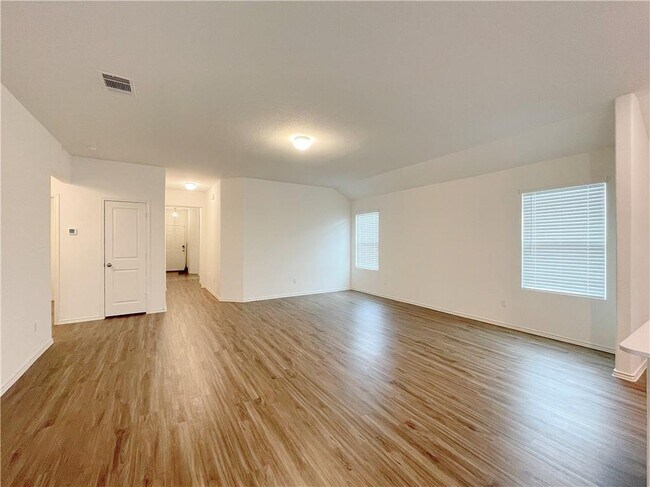 Building Photo - 3519 Pauling Loop