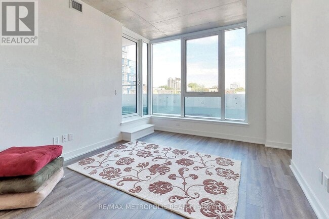 Building Photo - 25 Baseball Pl