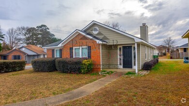 Building Photo - 7039 Stoneybrook Dr