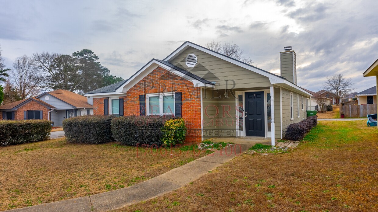 Foto principal - 7039 Stoneybrook Dr