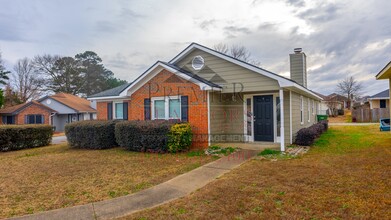Building Photo - 7039 Stoneybrook Dr