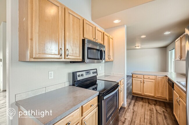 Foto del edificio - 16620 Greenleaf Avenue Southeast, Yelm, WA...