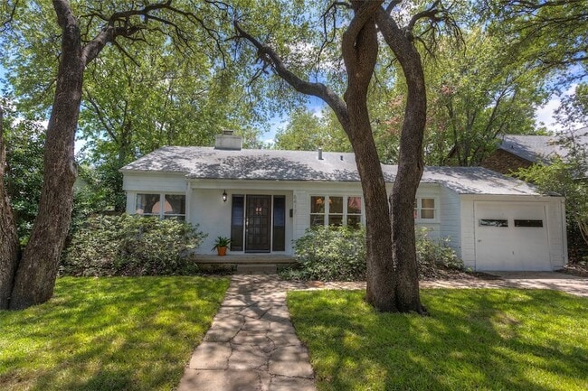 Building Photo - 6417 Darwood Ave