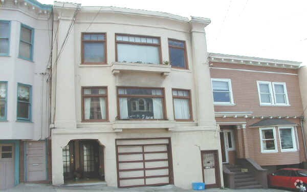 Building Photo - 1375 5th Ave