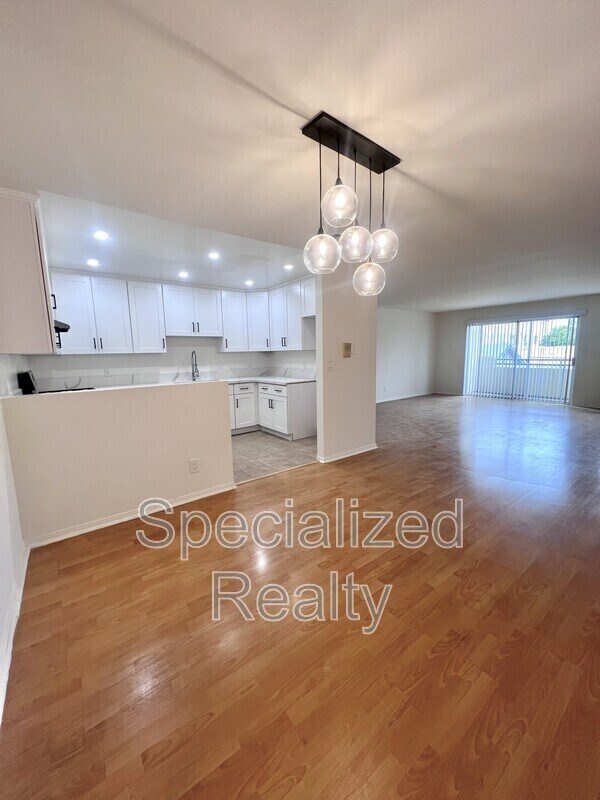 Foto del edificio - 5325 Romaine St