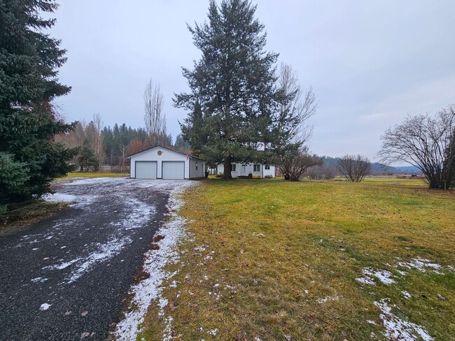 Building Photo - Cozy Home in Chattaroy