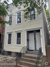 Building Photo - 680 State St