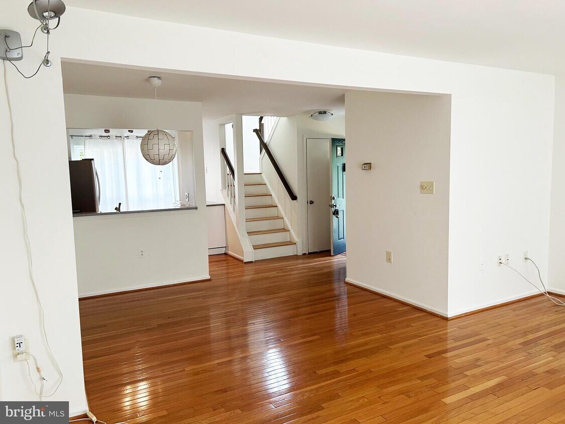 5701 Evergreen Knoll Ct, Alexandria, VA 22303 Townhome Rentals in