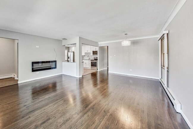 Building Photo - 4850 N Newland Ave