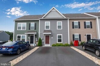 Building Photo - 15 PITCH PINE Ct