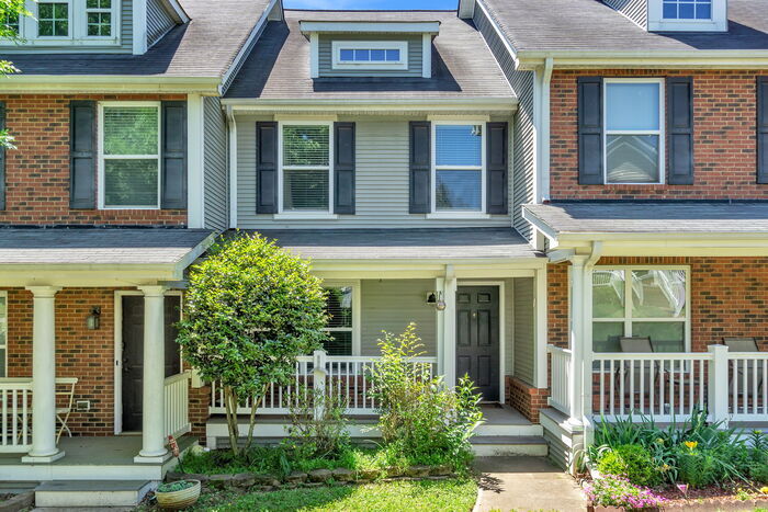 Primary Photo - 17 Provence St- 2 bed/1.5 bath townhome fo...