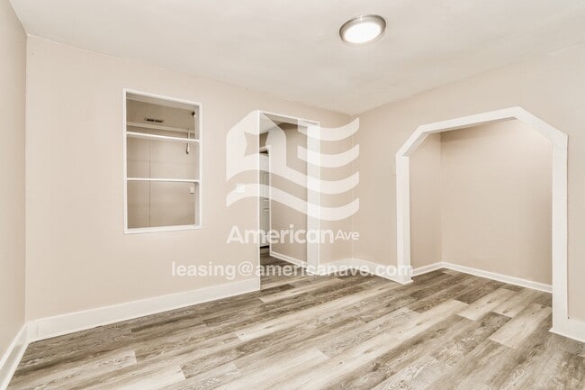Building Photo - 3701 Powell Ave