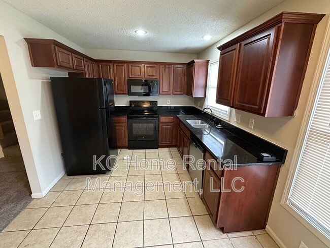 Building Photo - 820 167th Ct