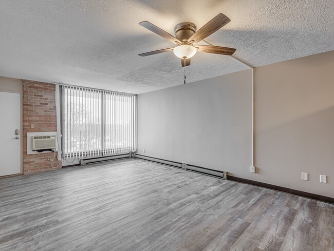 Foto del edificio - 2331 E Market St